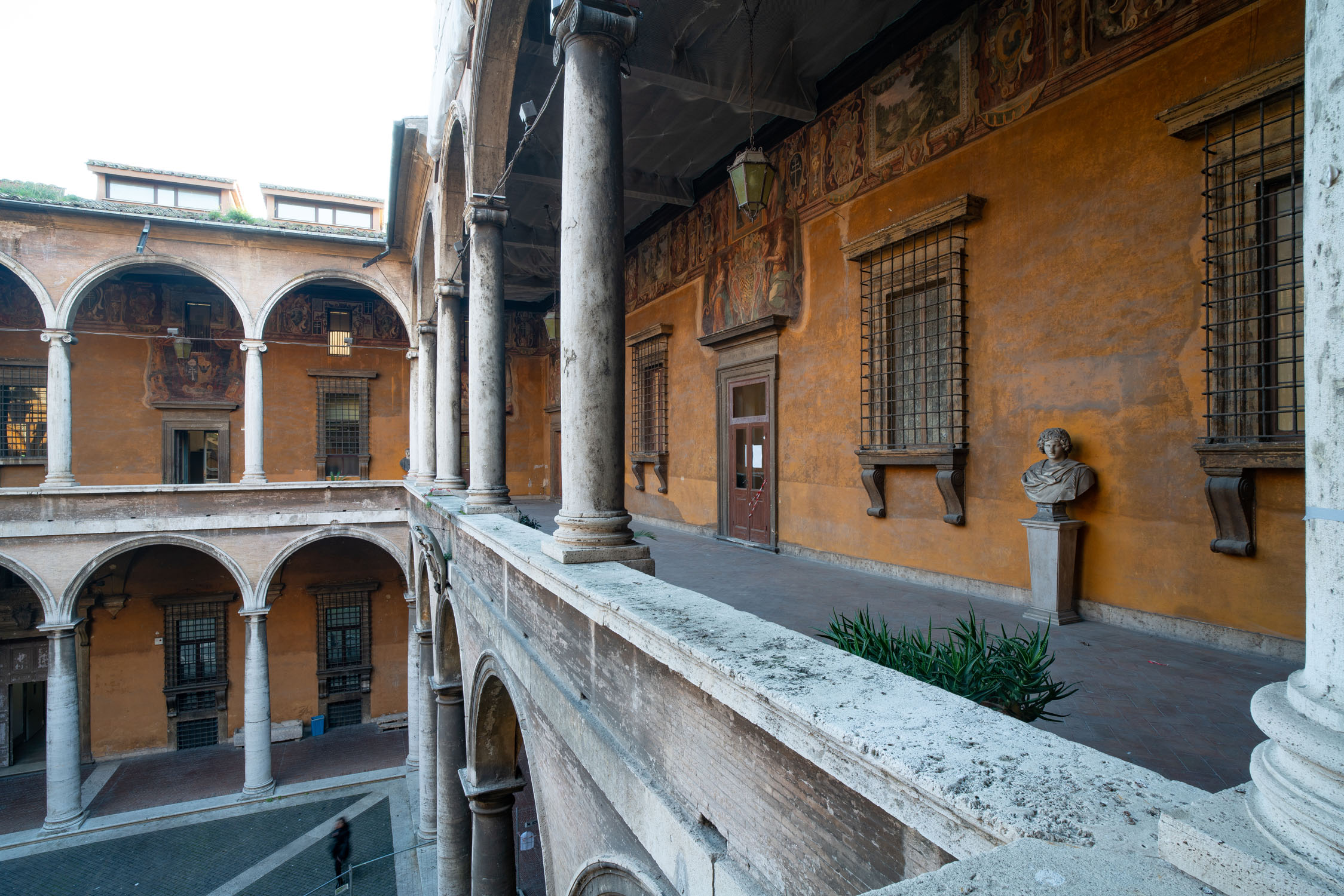 Saxia Museum | Percorsi | Palazzo del Commendatore | Loggiato del piano nobile