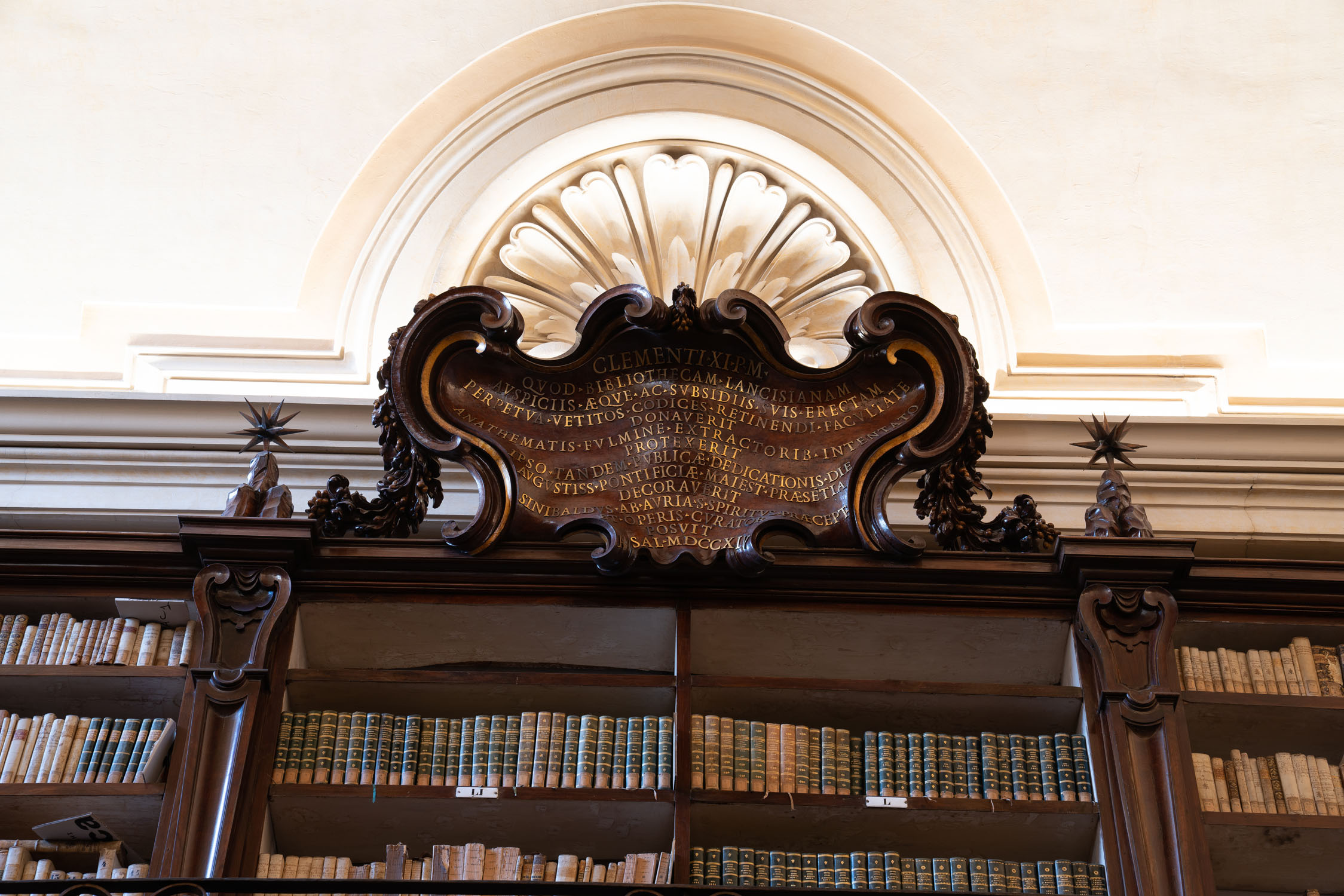 Saxia Museum | Percorsi | Biblioteca Lancisiana | Cartiglio anatema estrattori libri, XVIII sec.
