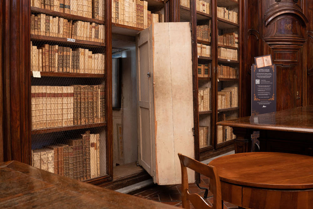 Saxia Museum | Percorsi | Biblioteca Lancisiana | Finestra segreta, XVII sec.