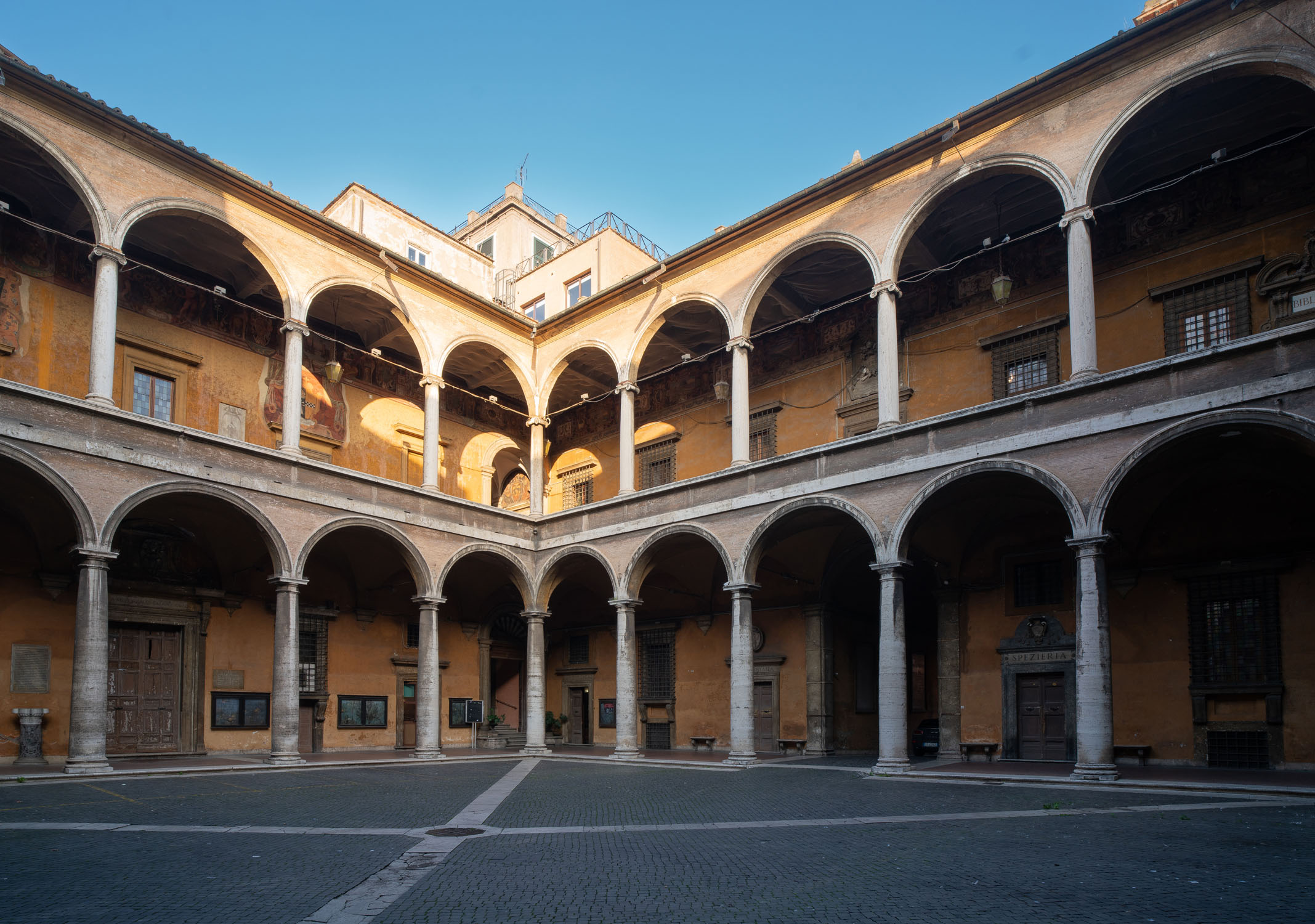 Saxia Museum | Percorsi | Palazzo del Commendatore | Facciata del Palazzo del Commendatore su Borgo Santo Spirito