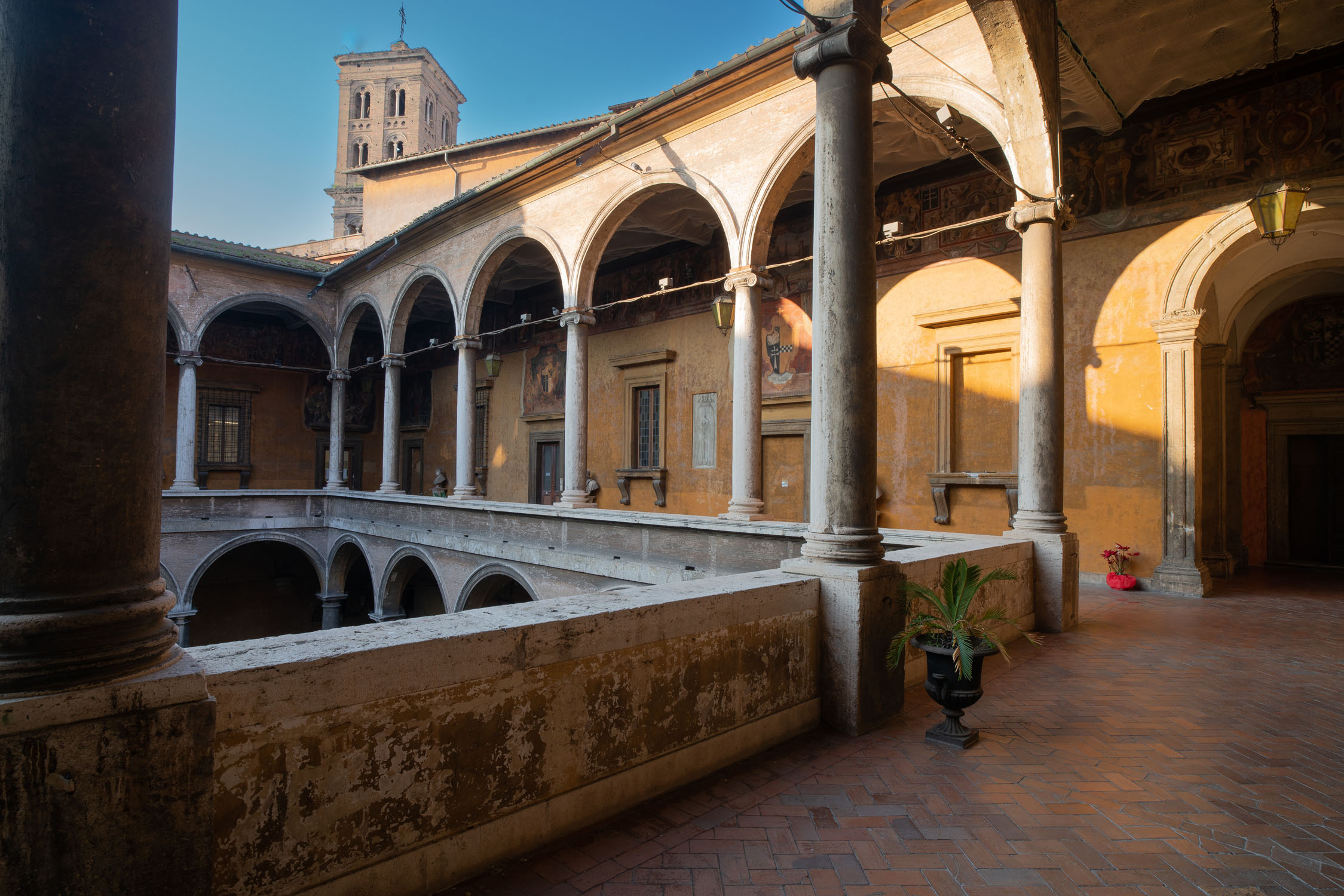 Saxia Museum | Percorsi | Palazzo del Commendatore | Decorazioni e stemmi piano nobile Saxia Museum | Percorsi | Palazzo del Commendatore | Decorazioni e stemmi piano nobile